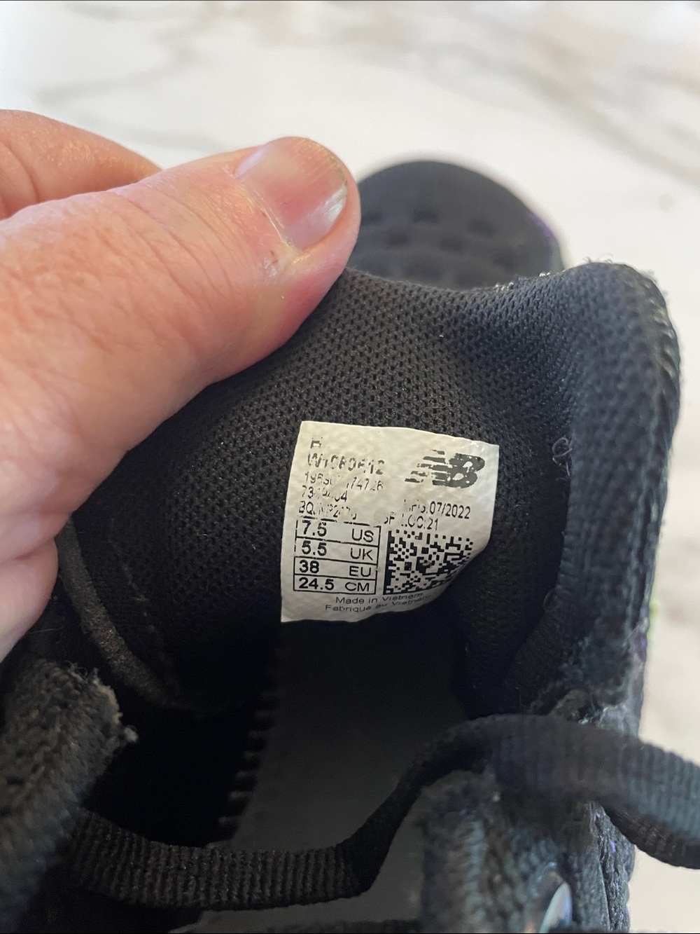 New balance shoes - Picture 3 of 3